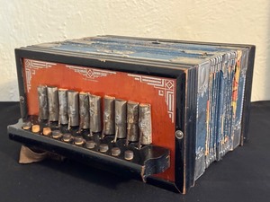 lot 87 image: Vintage Accordion