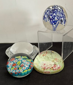 lot 253A image: Four Art Glass Paperweights