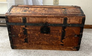 lot 216 image: Vintage D.C. & J.H. Lane Trunk