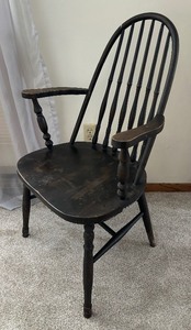 lot 218 image: Charming Vintage Chair