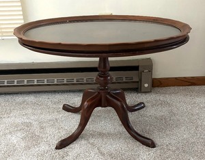 lot 233 image: Vintage Mahogany Occasional Table