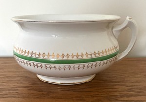 lot 249 image: Vintage Edwin M. Knowles Chamber Pot
