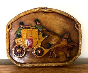lot 250 image: Vintage Decorative Wall Hanging Plaque