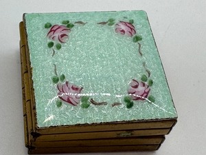 lot 305J image: Vintage Enamel Guillich Foldable Photo Portrait Folding Frame...Movie Stars