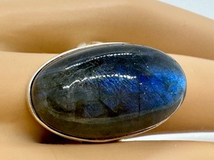 lot 108J image: Gorgeous Labradorite Ring