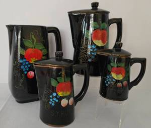 lot 161 image: Vintage Japanese Redware Stoneware Set