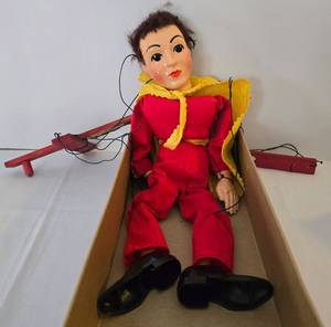 lot 171 image: Wonderful Hazelles Popular Marionette