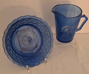lot 270 image: Nostalgic Shirley Temple Glassware
