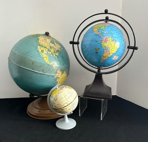 lot 281 image: Three Globes