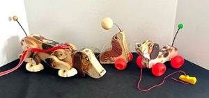 lot 286 image: Vintage Fisher Price Snoopy and Little Snoopy Pull Toy, Vintage Fisher Price Suzy Seal