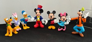 lot 295 image: Seven Disney Figurines including Mickey Mouse, Minnie Mouse, Pluto, Donald Duck and More