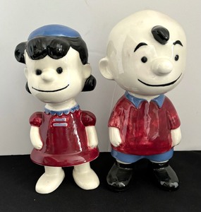 lot 296 image: Charlie Brown and Lucy Figurines