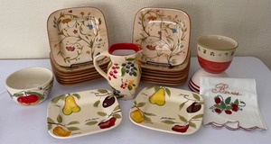lot 322 image: Pretty Luncheon Plates and More
