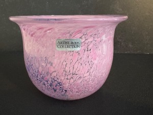 lot 37 image: Kosta Boda Artist Collection Vase