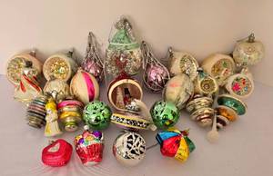 lot 379 image: Festive Collection of Vintage Christmas Ornaments