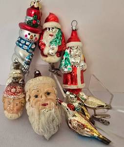 lot 390 image: Vintage Blown Glass Holiday Ornaments