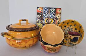 lot 395 image: Colorful Latin Pottery Collection & More