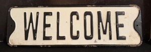 lot 447 image: Vintage Metal Welcome Sign
