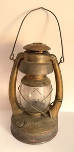 lot 443 image: Vintage Metal Air Pilot No. 2 Lantern