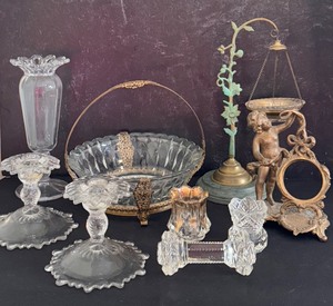 lot 424 image: Assorted Vintage Glassware including a Vintage Glass Brides Basket with Holder