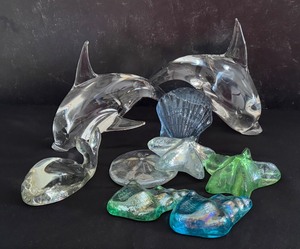 lot 418 image: Art Glass Style Ocean  Marine Life Themed Figures
