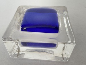 lot 281A image: Vintage Cobalt Blue Puzzle Weight by Design Ideas