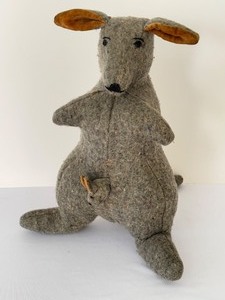 lot 275 image: Vintage 1940s Plush Kangaroo