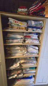 lot 485 image: Huge Selection of Linens, Including Vintage