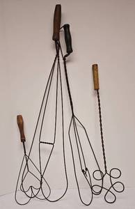 lot 487 image: Rug Beater Collection