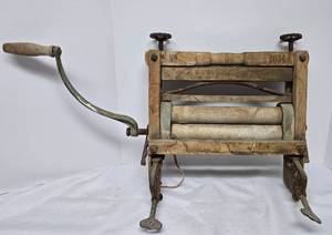 lot 490 image: Vintage Wooden Washer Wringer