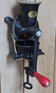 lot 491 image: Vintage Spong & Co. Cast Iron Wall Mounted Coffee Grinder