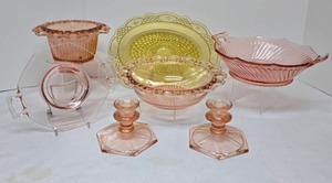 lot 500 image: Pretty Depression Glass Collection