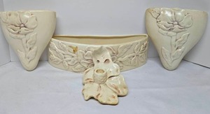 lot 515 image: Red Wing Magnolia Pattern Grouping