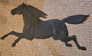 lot 518 image: Vintage Cast Iron Weathervane Horse
