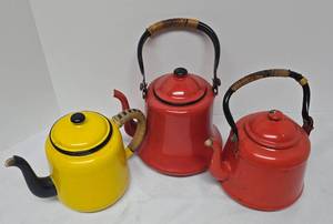 lot 524 image: Colorful Trio of Vintage Kettles