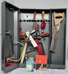 lot 527 image: Vintage Happi-Time Boys Tool Chest