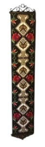 lot 365 image: Beautiful Bell Pull