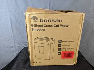 lot 25 image: New Bonsaii 6-Sheet Cross-Cut Paper Shredder