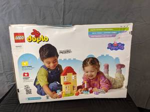 lot 45 image: LEGO Duplo Peppa Pig Birthday House