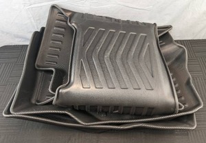 lot 194 image: Front & Behind Front Seats Car Floor Mats in Black