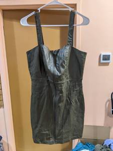 lot 89 image: New 6 Wild Fable Womens Olive Green Front Zip Dress with Pockets Sizes XS, S, M, XL, and XXL