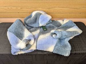 lot 239 image: New Wild Fable Womens XLXXL Sherpa Top