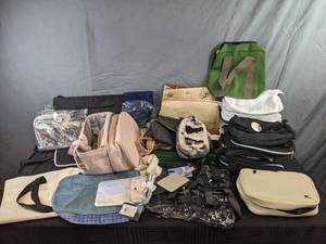 lot 186 image: A Variety of Different Style Bags
