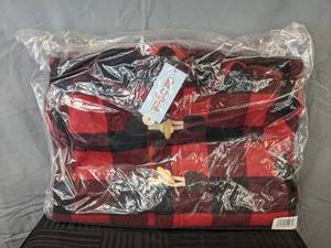 lot 12 image: Brand New Cat & Jack Youth Buffalo Plaid Red and Black Coat Size Large