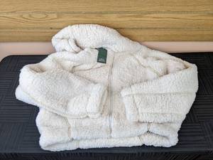 lot 29A image: New Womens Wild Fable Sherpa Oversized Cropped Full Zip Jacket Cream XLXXL