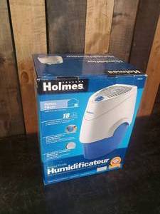 lot 22 image: Unused Cool Mist Humidifier Holmes 18 Hour