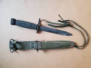 lot 57 image: Beautiful USM8A1 T.W.B. Military Bayonet and Scabbard