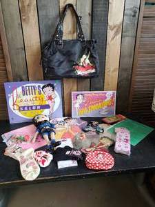 lot 86 image: super Cute Collection of Betty Boop Collectables