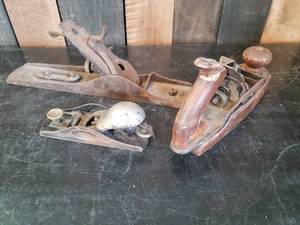 lot 27 image: 3 Vintage Hand Planes