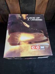 lot 38 image: Size 10 CCM Model # MRA Mens Hockey Skates